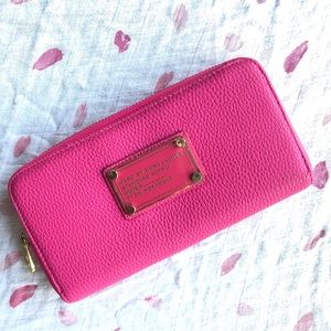 MARC JACOBS Classic Leather Wallet, Pink Fuchsia